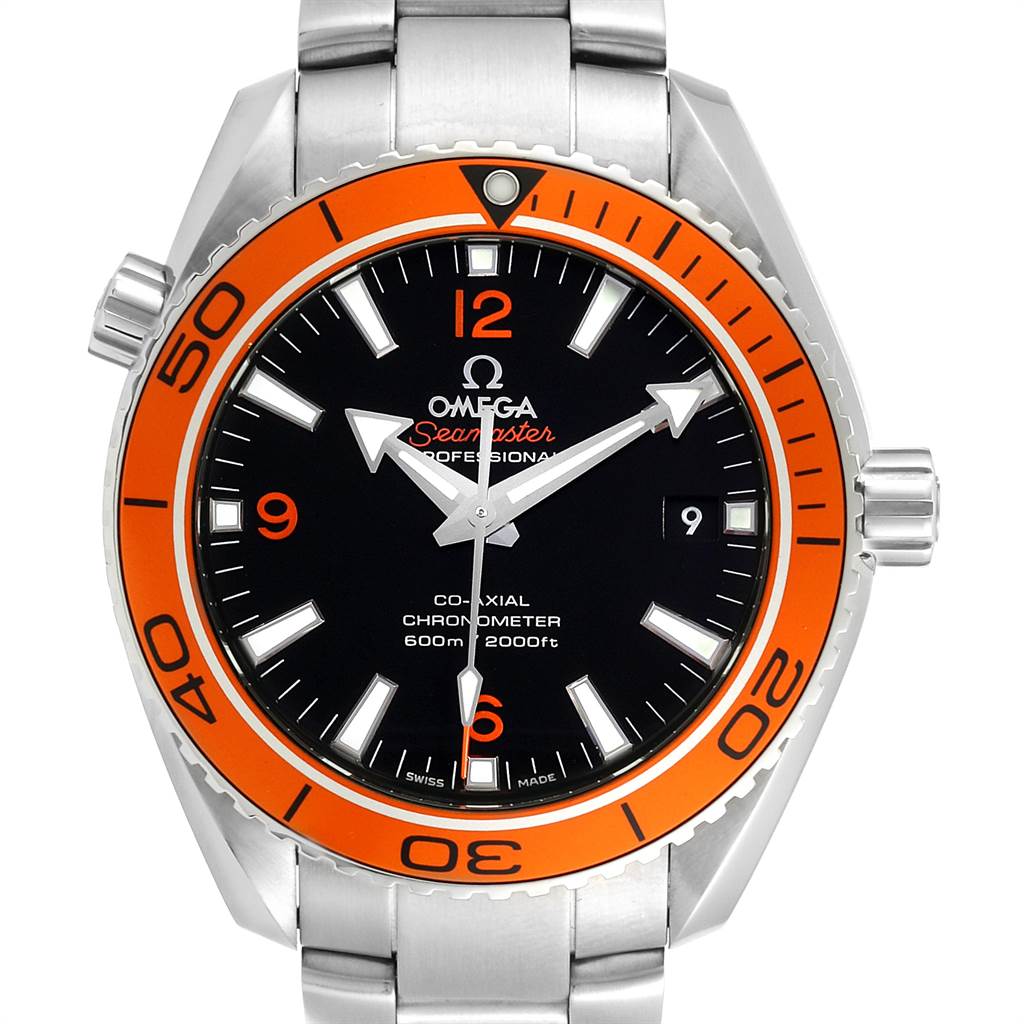 This image shows a front, close-up view of an Omega Seamaster 232.30.42.21.01.002 Men
s Stainless Steel Black Dial 232.30.42.21.01.002 Men
s Stainless Steel Black Dial watch, featuring its dial, bezel, and bracelet.