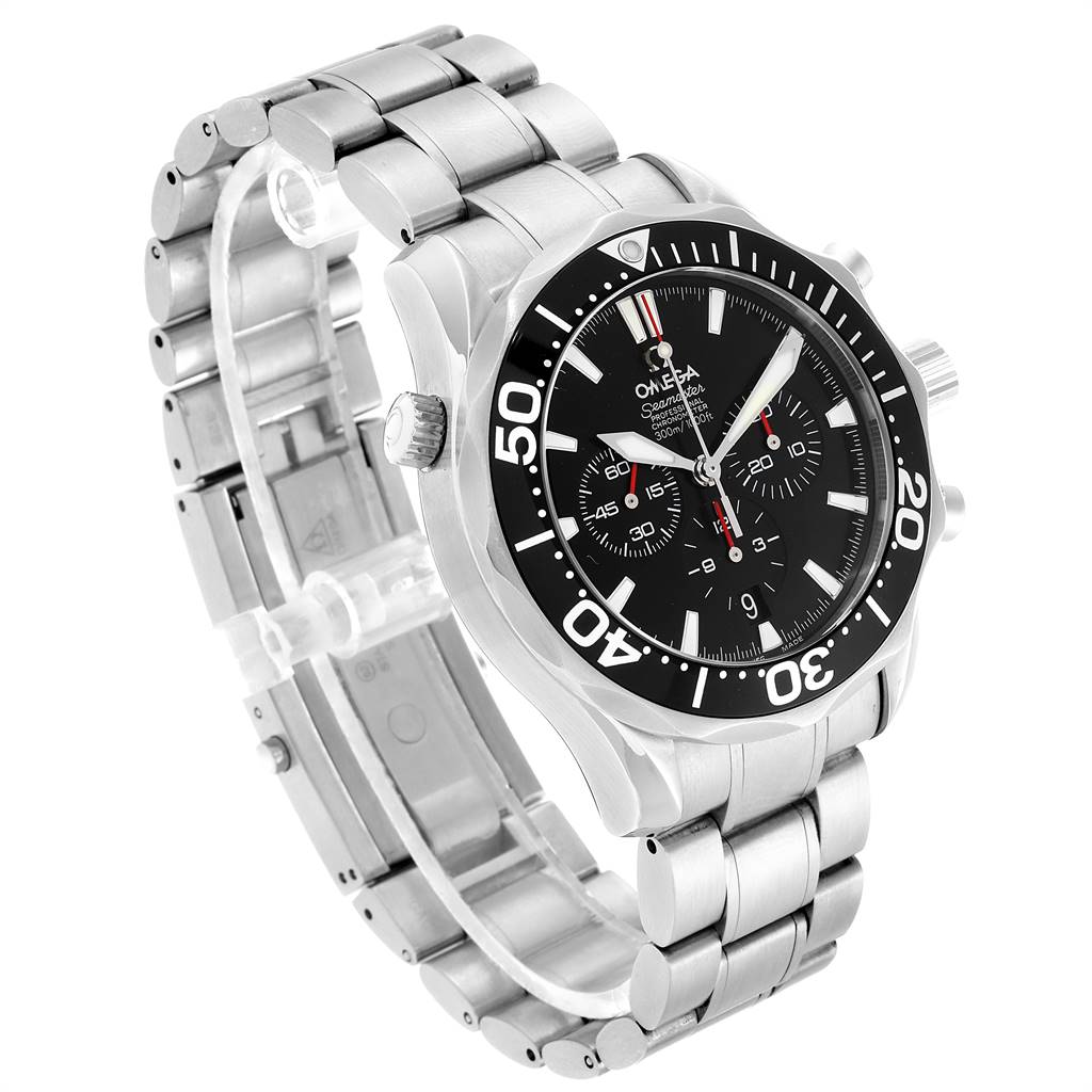 This image shows an angled view of the Omega Seamaster 2594.52.00 Men
s Stainless Steel Black Dial 2594.52.00 Men
s Stainless Steel Black Dial watch, displaying the face, bezel, and stainless steel bracelet.