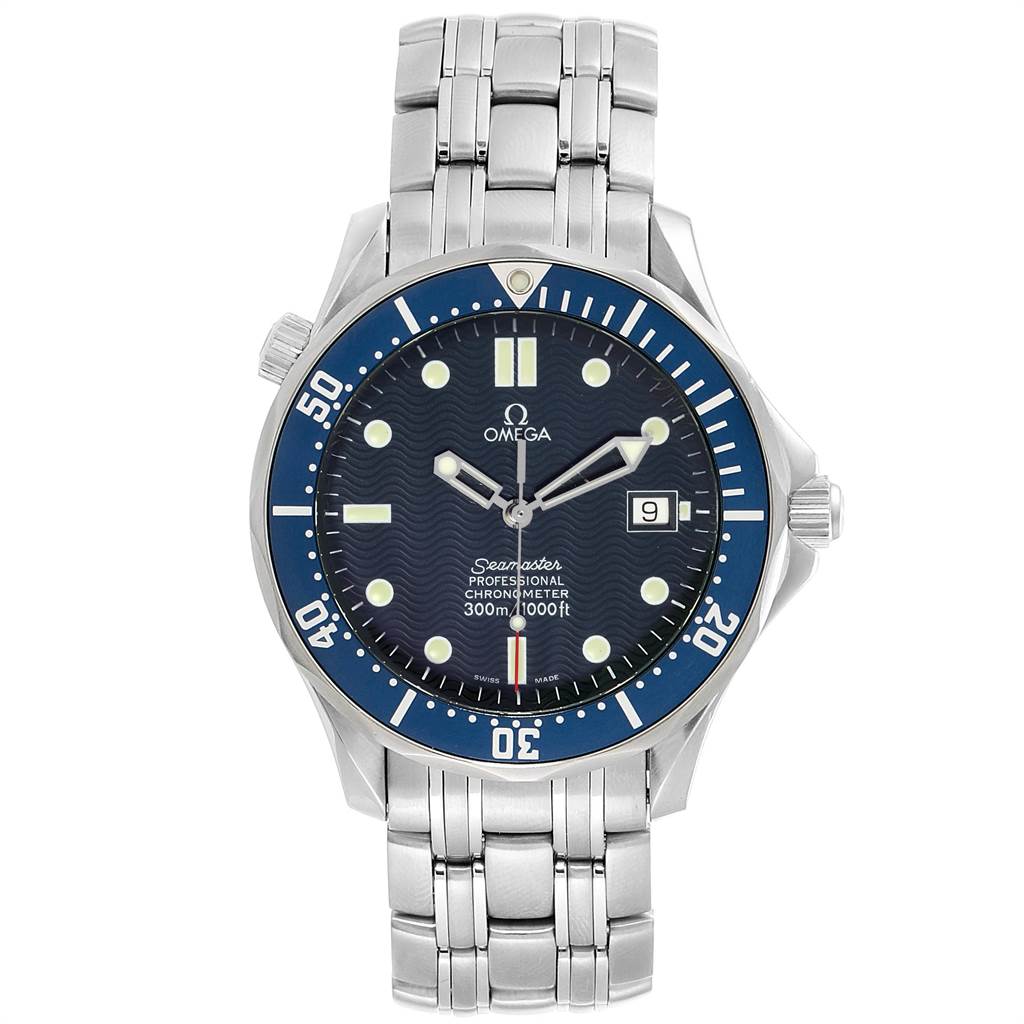 This image shows a front-facing view of an Omega Seamaster 2531.80.00 Men
s Stainless Steel Blue Dial 2531.80.00 Men
s Stainless Steel Blue Dial watch, highlighting its dial, bezel, and bracelet.