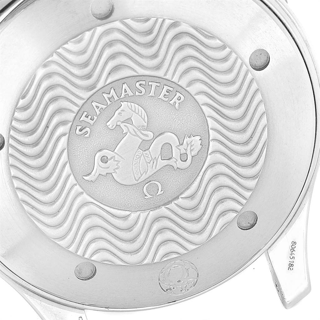 The image shows the case back of an Omega Seamaster 2531.80.00 Men
s Stainless Steel Blue Dial 2531.80.00 Men
s Stainless Steel Blue Dial watch, featuring an engraved wave pattern and the Seamaster logo.