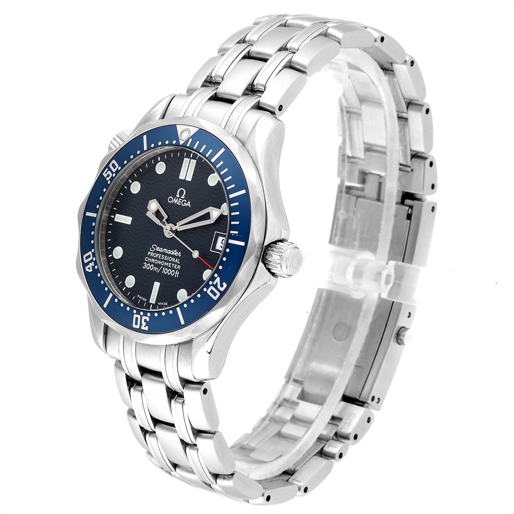This image shows the Omega Seamaster 2551.80.00 Men
s Stainless Steel Blue Dial 2551.80.00 Men
s Stainless Steel Blue Dial watch at a three-quarter angle, highlighting the face, bezel, crown, and metal bracelet.