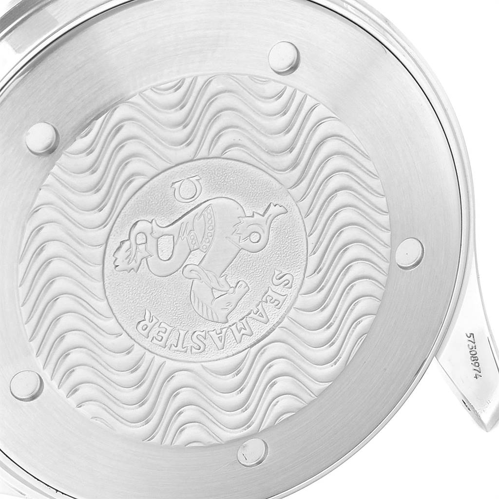 This image shows the case back of an Omega Seamaster 2541.80.00 Men
s Stainless Steel Blue Dial 2541.80.00 Men
s Stainless Steel Blue Dial watch, featuring the emblem and wave pattern design.