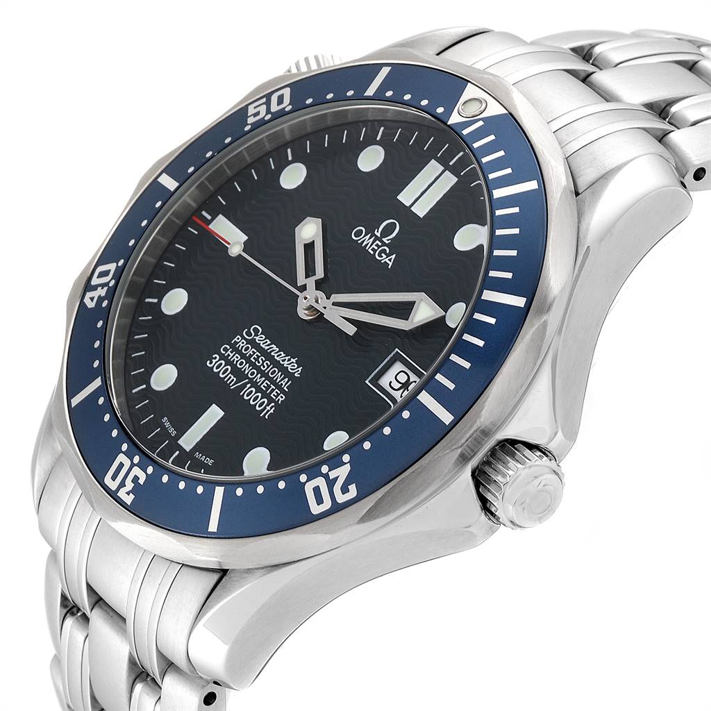 The image shows a side angle of the Omega Seamaster 2531.80.00 Men
s Stainless Steel Blue Dial 2531.80.00 Men
s Stainless Steel Blue Dial watch, highlighting the face, bezel, crown, and part of the stainless steel bracelet.