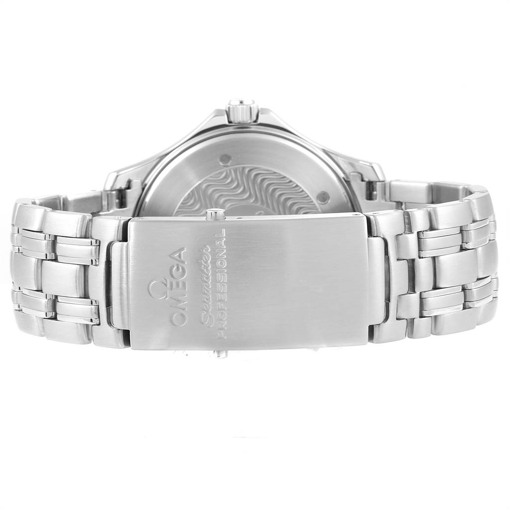 The image shows the back side of the Omega Seamaster 2541.80.00 Men
s Stainless Steel Blue Dial 2541.80.00 Men
s Stainless Steel Blue Dial watch, highlighting the bracelet and clasp.