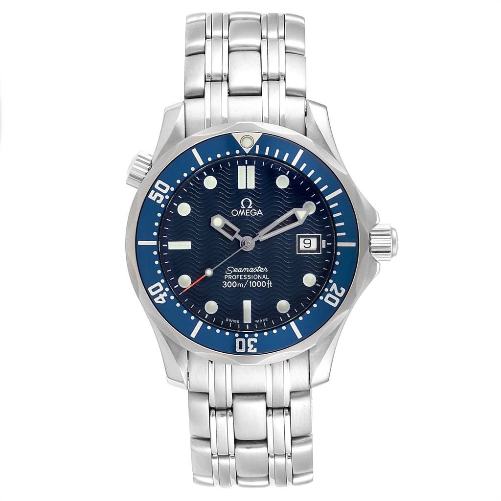This image shows a front view of an Omega Seamaster 2561.80.00 Men
s Stainless Steel Blue Dial 2561.80.00 Men
s Stainless Steel Blue Dial watch, highlighting its blue dial, bezel, and stainless steel band.