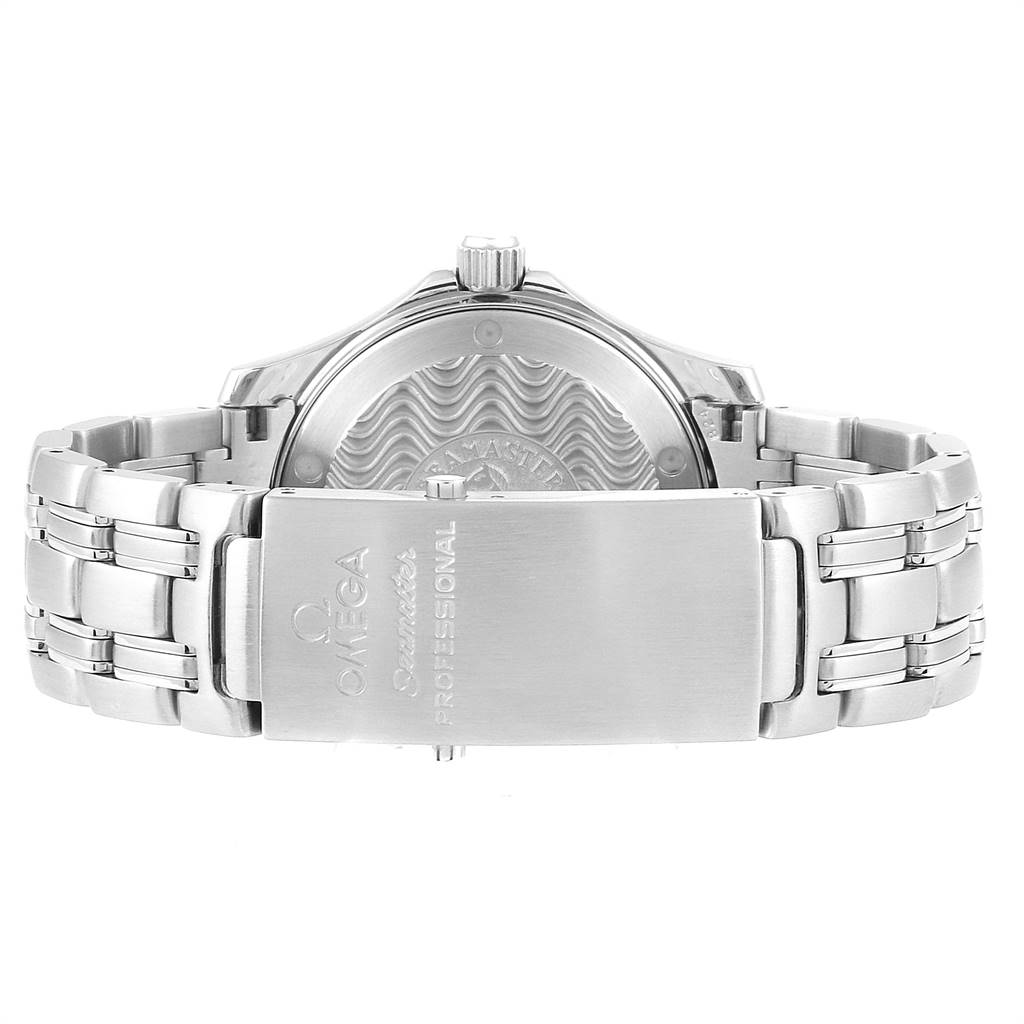 The image shows the back view of an Omega Seamaster 2561.80.00 Men
s Stainless Steel Blue Dial 2561.80.00 Men
s Stainless Steel Blue Dial watch, highlighting the clasp, bracelet, and case back.