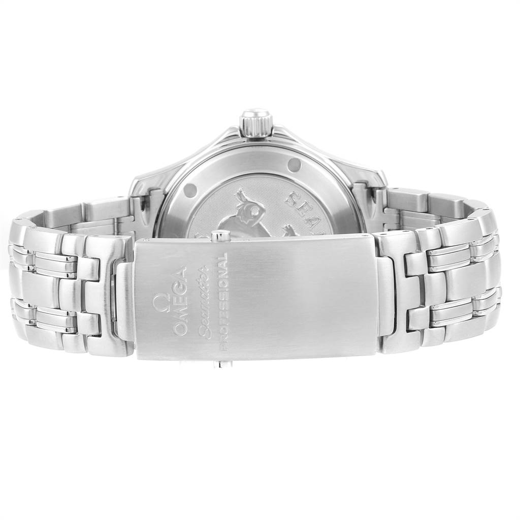 The image shows the back view of the Omega Seamaster 2222.80.00 Men
s Stainless Steel Blue Dial 2222.80.00 Men
s Stainless Steel Blue Dial watch, showcasing its clasp and case back.