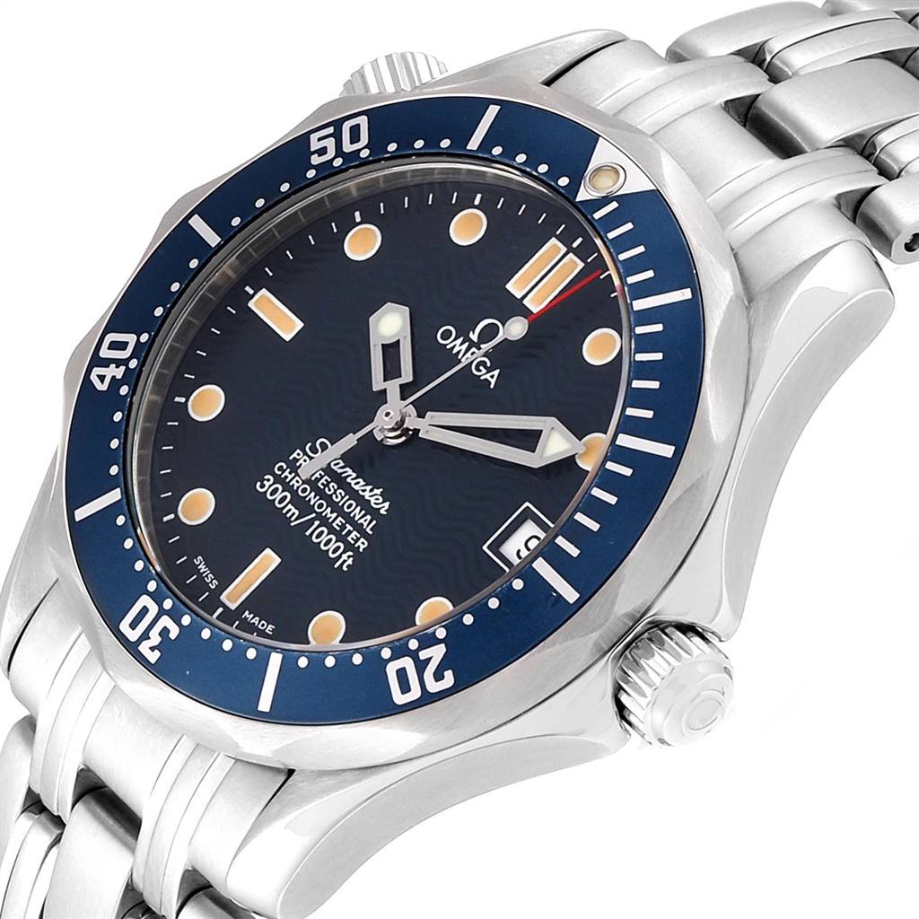 The Omega Seamaster 2551.80.00 Men
s Stainless Steel Blue Dial 2551.80.00 Men
s Stainless Steel Blue Dial watch features a close-up view of the face, bezel, crown, and part of the stainless steel bracelet.