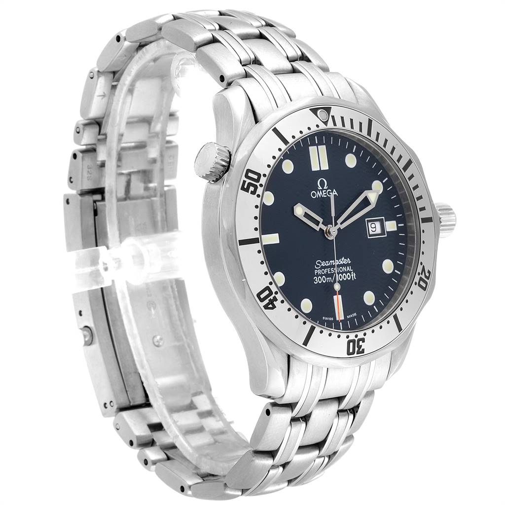 The image shows an angled side view of an Omega Seamaster 2542.80.00 Men
s Stainless Steel Blue Dial 2542.80.00 Men
s Stainless Steel Blue Dial watch, highlighting the face, bezel, crown, and bracelet.