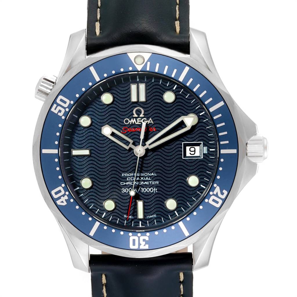 The image shows a front view of the Omega Seamaster 2220.80.00 Men
s Stainless Steel Blue Dial 2220.80.00 Men
s Stainless Steel Blue Dial watch, highlighting its dial, bezel, and leather strap.