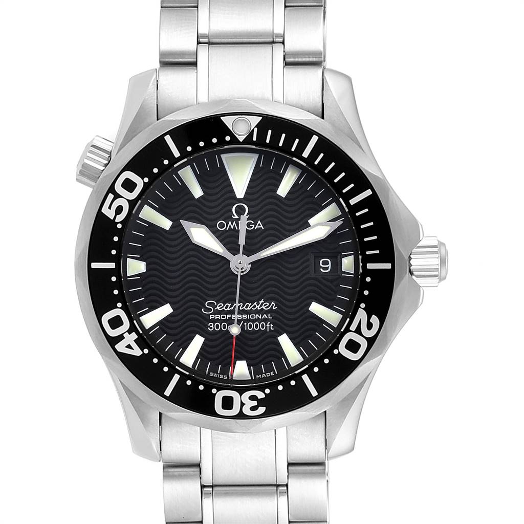 Front view of the Omega Seamaster 2262.50.00 Men
s Stainless Steel Black Dial 2262.50.00 Men
s Stainless Steel Black Dial watch, showing the dial, bezel, hands, and stainless steel bracelet.