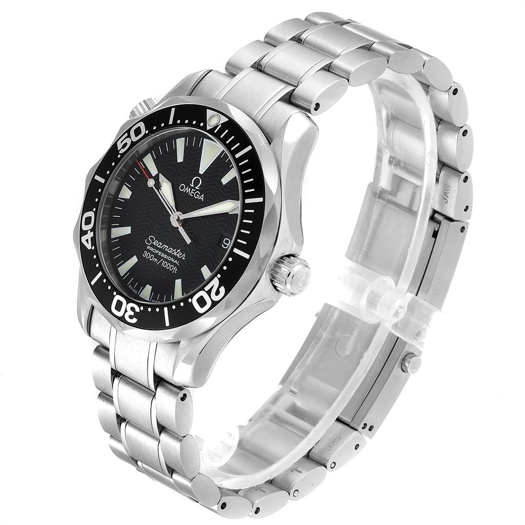 The image shows an angled side view of the Omega Seamaster 2262.50.00 Men
s Stainless Steel Black Dial 2262.50.00 Men
s Stainless Steel Black Dial watch, depicting the face, bezel, crown, and stainless steel bracelet.