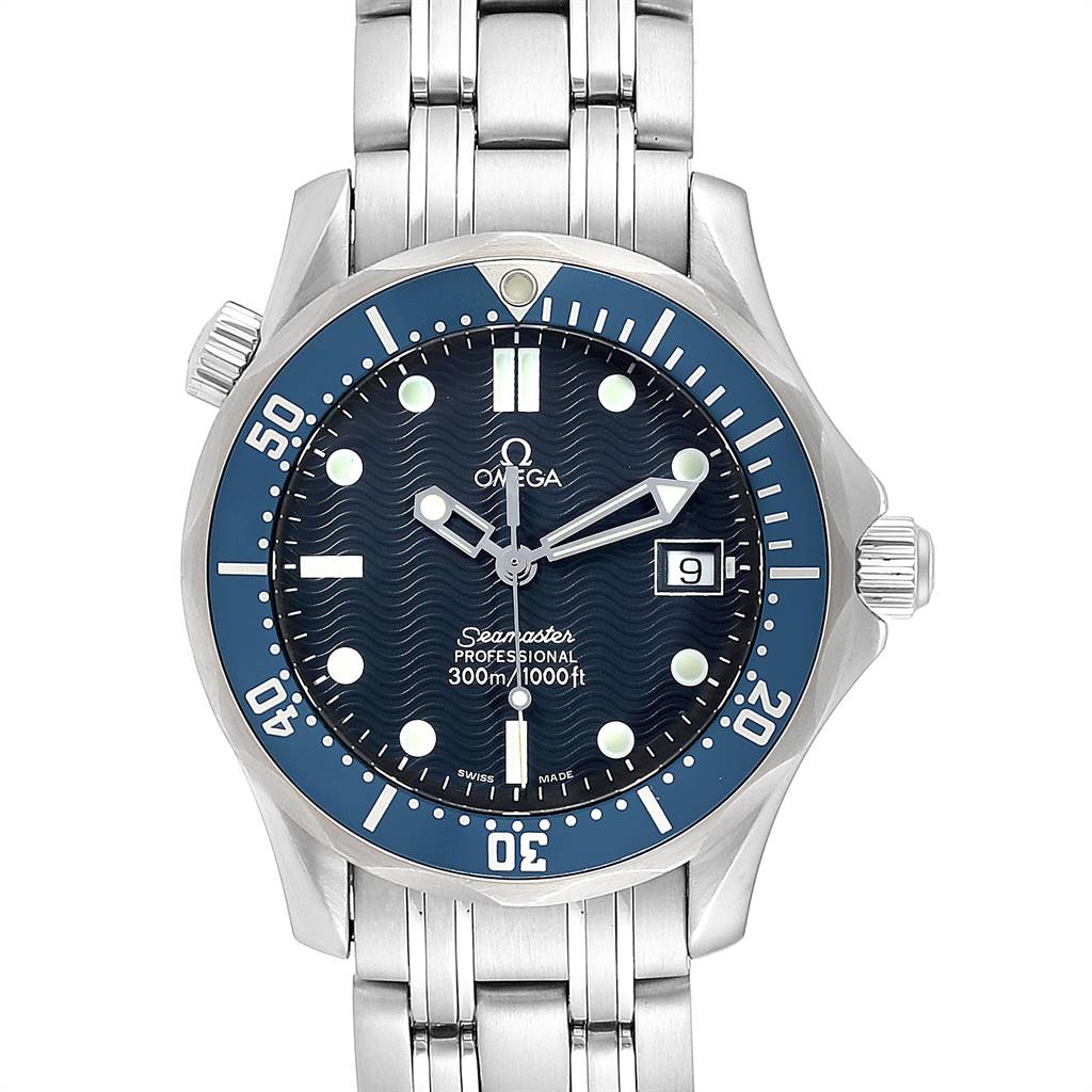 The image shows a front view of an Omega Seamaster 2561.80.00 Men
s Stainless Steel Blue Dial 2561.80.00 Men
s Stainless Steel Blue Dial watch, highlighting its blue dial, bezel, and stainless steel bracelet.