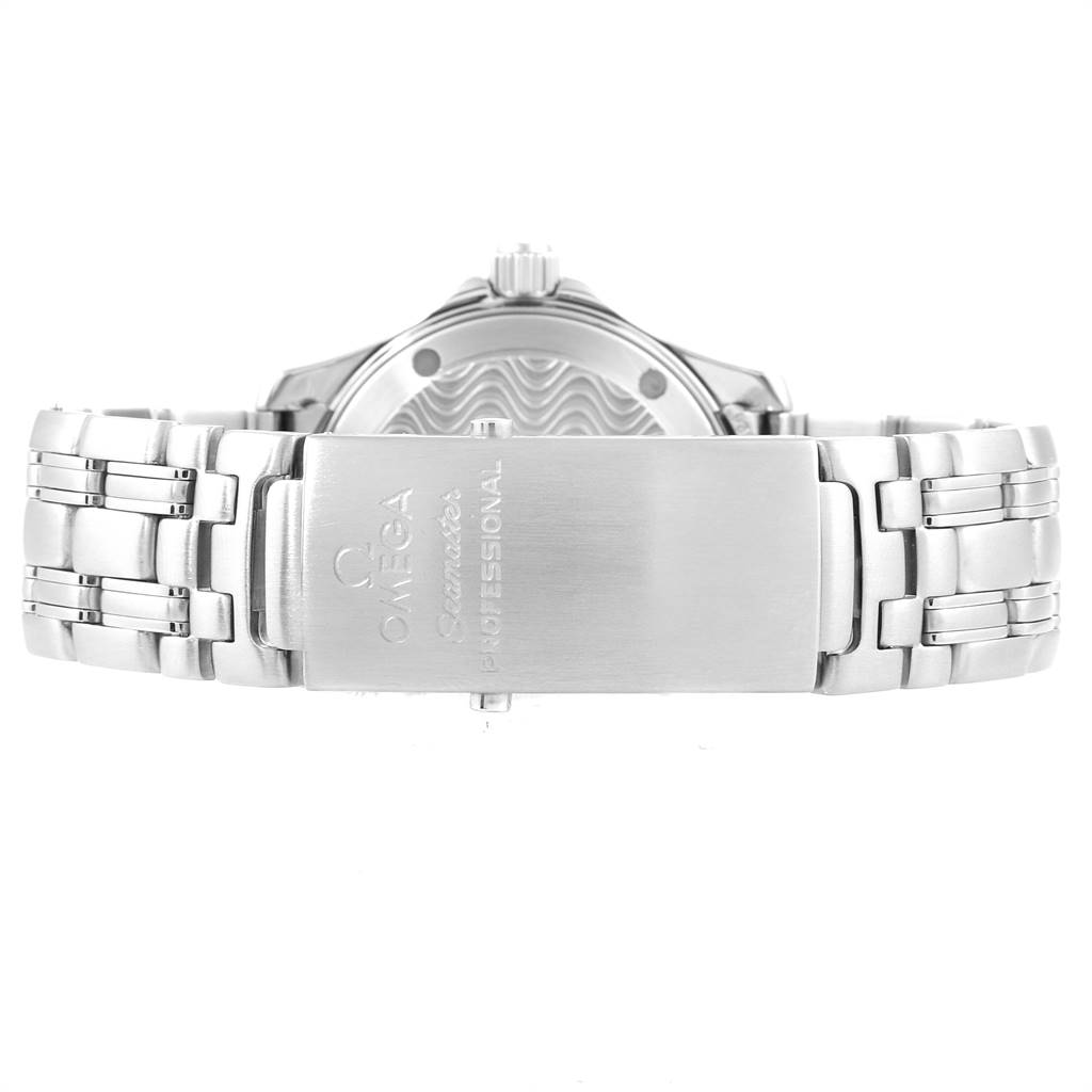 The image shows the back view of an Omega Seamaster 2561.80.00 Men
s Stainless Steel Blue Dial 2561.80.00 Men
s Stainless Steel Blue Dial watch, focusing on the stainless steel bracelet and clasp.