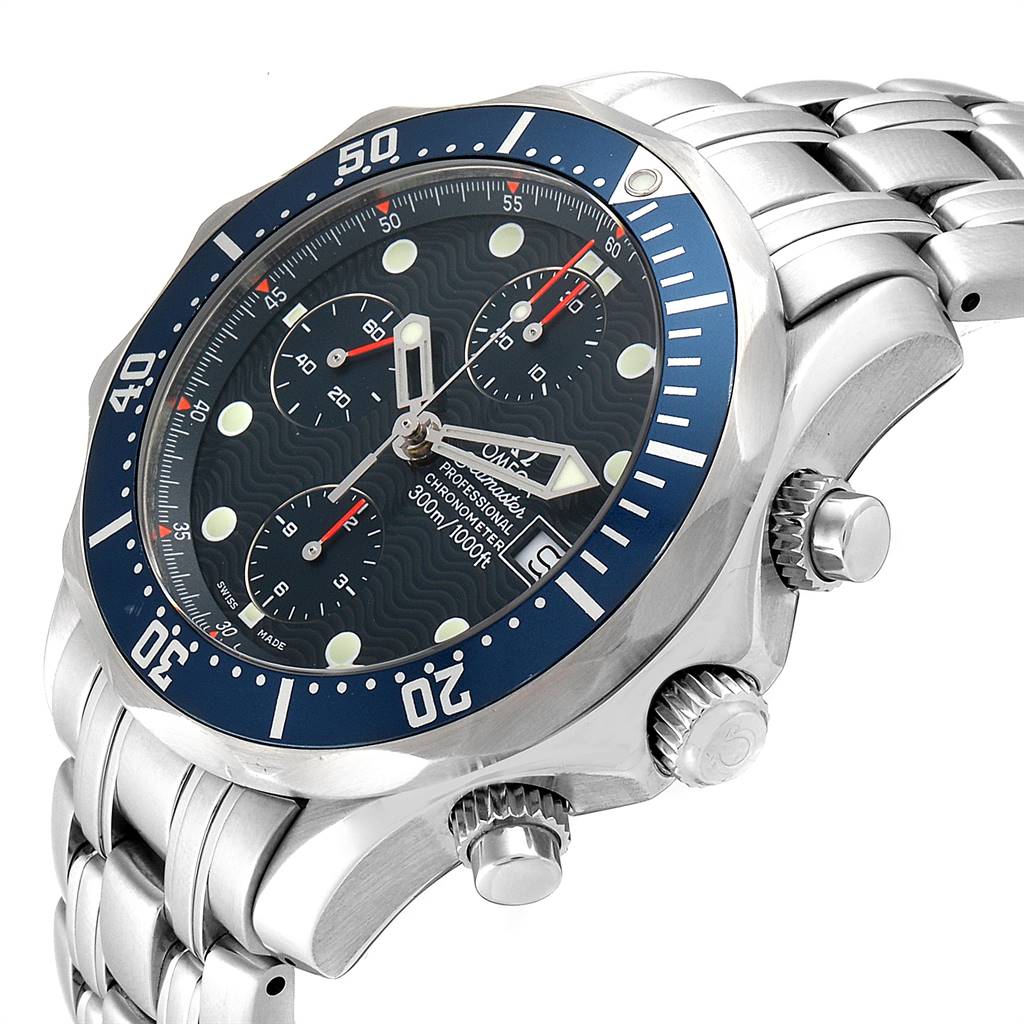 This image shows the Omega Seamaster 2599.80.00 Men
s Stainless Steel Blue Dial 2599.80.00 Men
s Stainless Steel Blue Dial watch from a three-quarter angle, highlighting its bezel, dial, crown, and bracelet.
