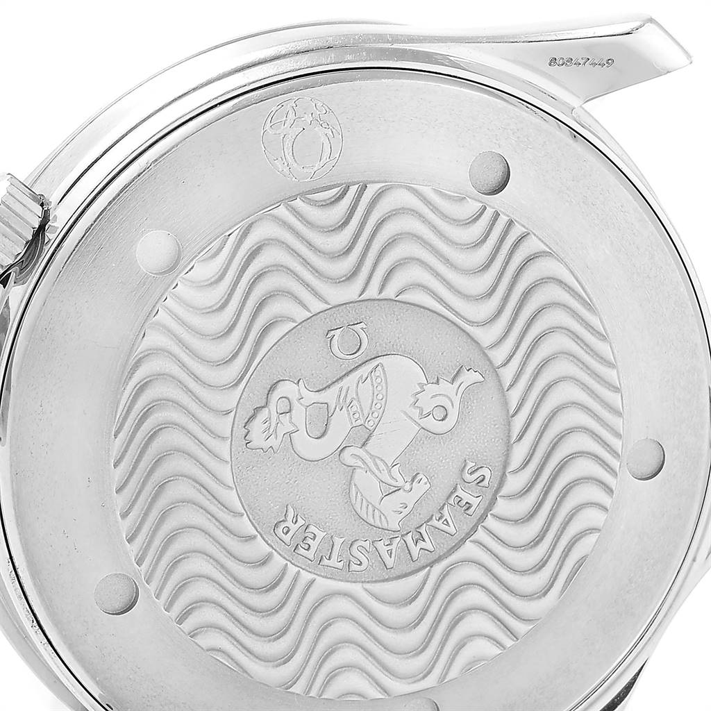 The image shows the case back of an Omega Seamaster 2531.80.00 Men
s Stainless Steel Blue Dial 2531.80.00 Men
s Stainless Steel Blue Dial watch with engraved wave patterns and the Seamaster logo.