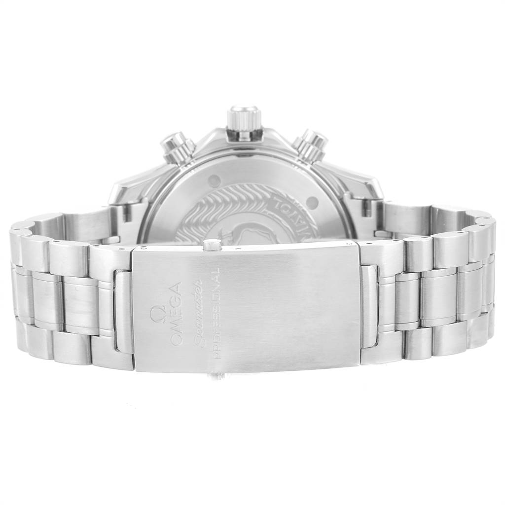 The image shows the back and clasp of an Omega Seamaster 2595.30.00 Men
s Stainless Steel Silver Dial 2595.30.00 Men
s Stainless Steel Silver Dial watch, featuring its bracelet and case back.