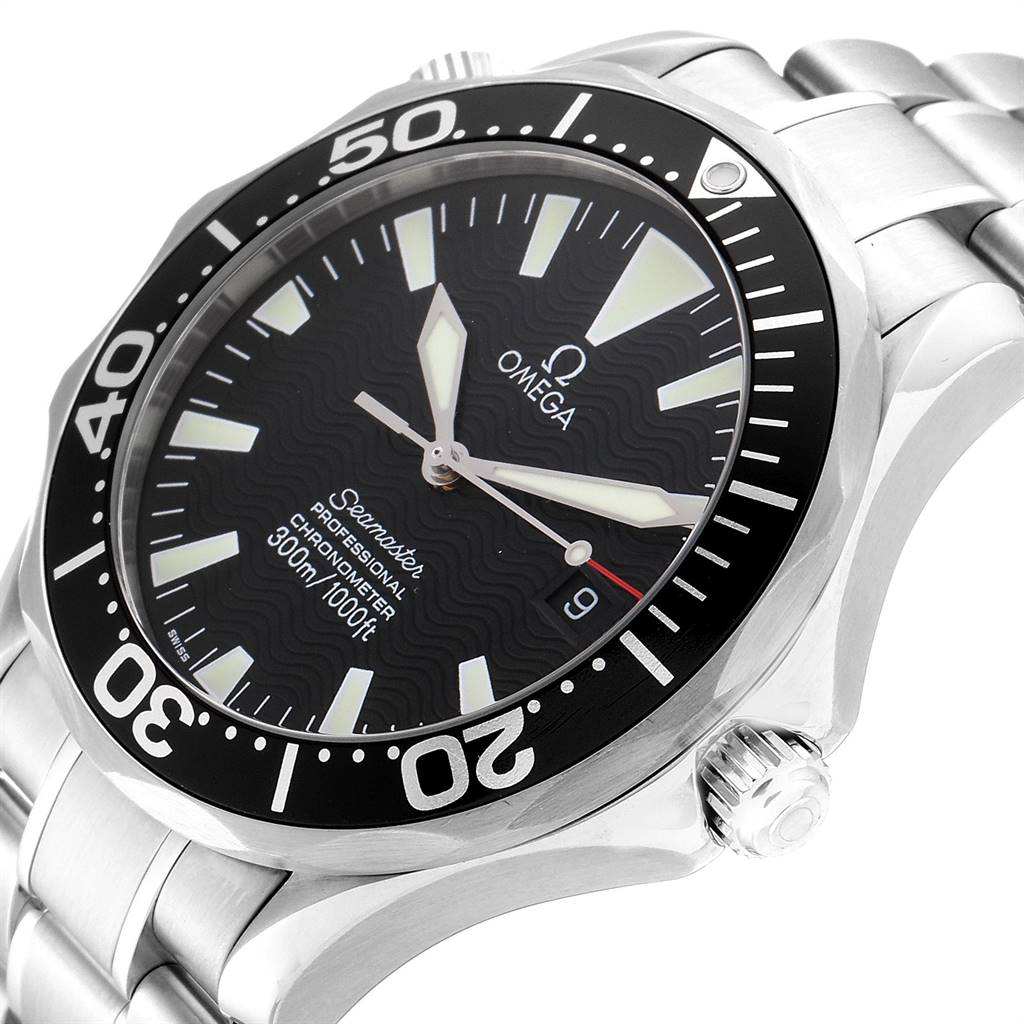 The image shows an angled view of an Omega Seamaster 2254.50.00 Men
s Stainless Steel Black Dial 2254.50.00 Men
s Stainless Steel Black Dial watch face and part of its stainless steel bracelet.