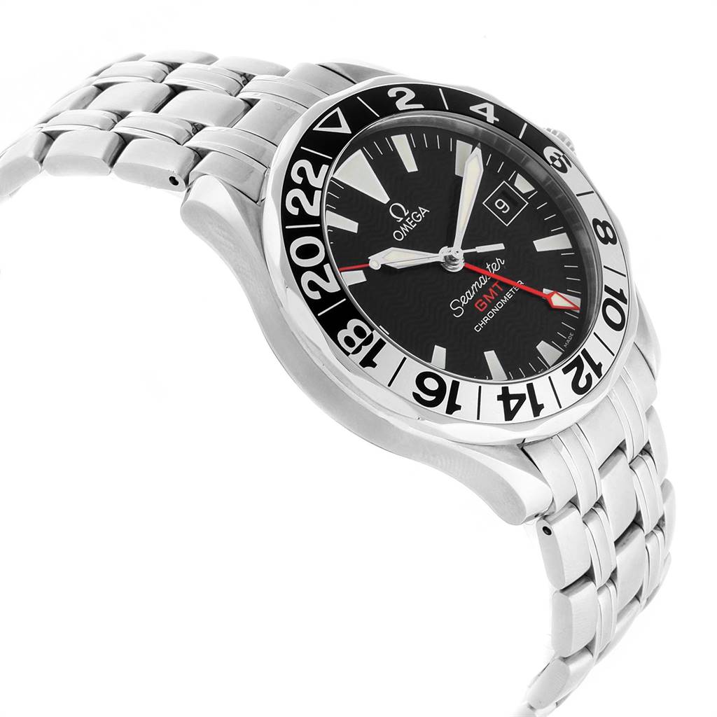 The image shows an angled view of an Omega Seamaster 2534.50.00 Men
s Stainless Steel Black Dial 2534.50.00 Men
s Stainless Steel Black Dial watch, highlighting the face, bezel, and metal bracelet.