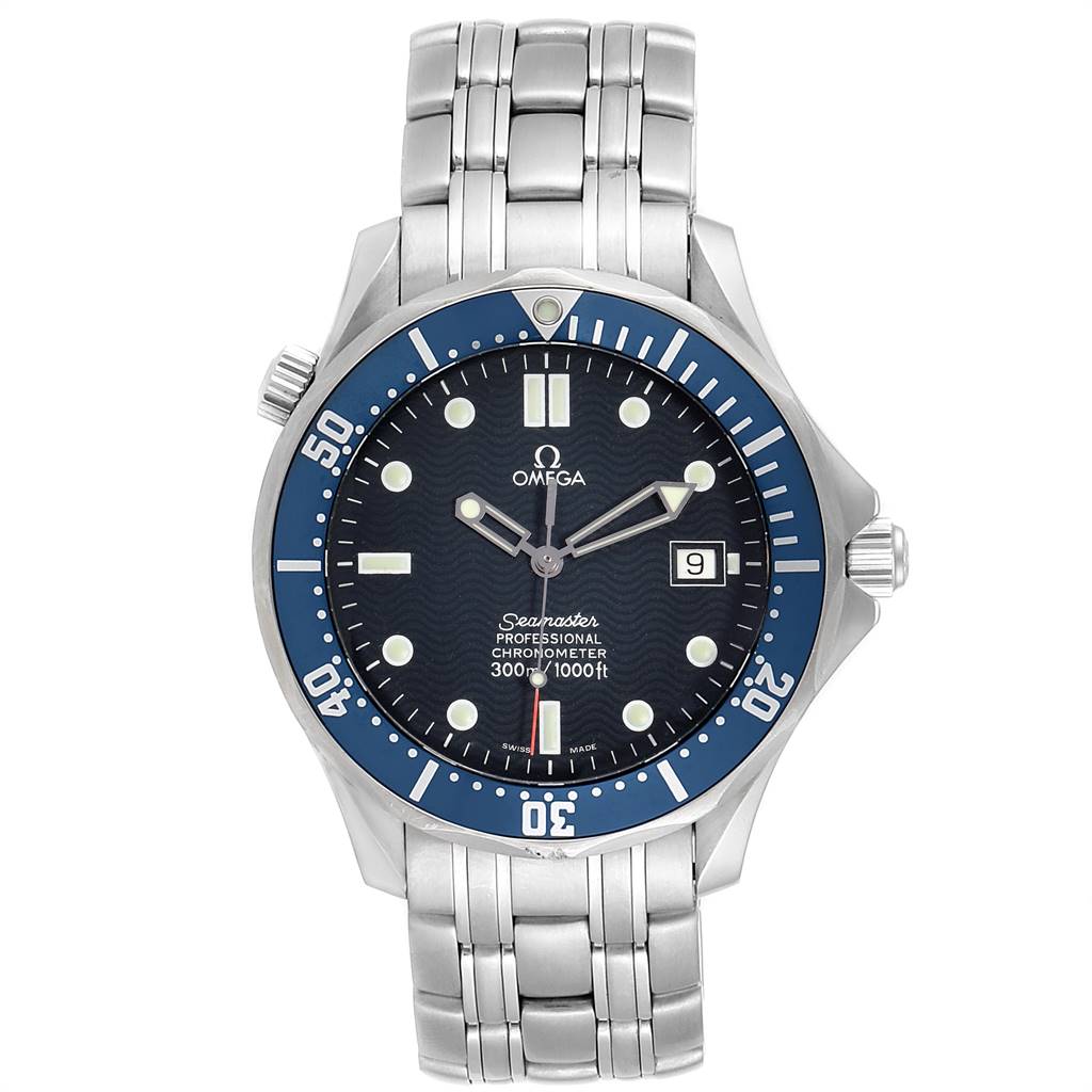 This is a front view of an Omega Seamaster 2531.80.00 Men
s Stainless Steel Blue Dial 2531.80.00 Men
s Stainless Steel Blue Dial watch, showcasing its dial, bezel, and stainless steel bracelet.