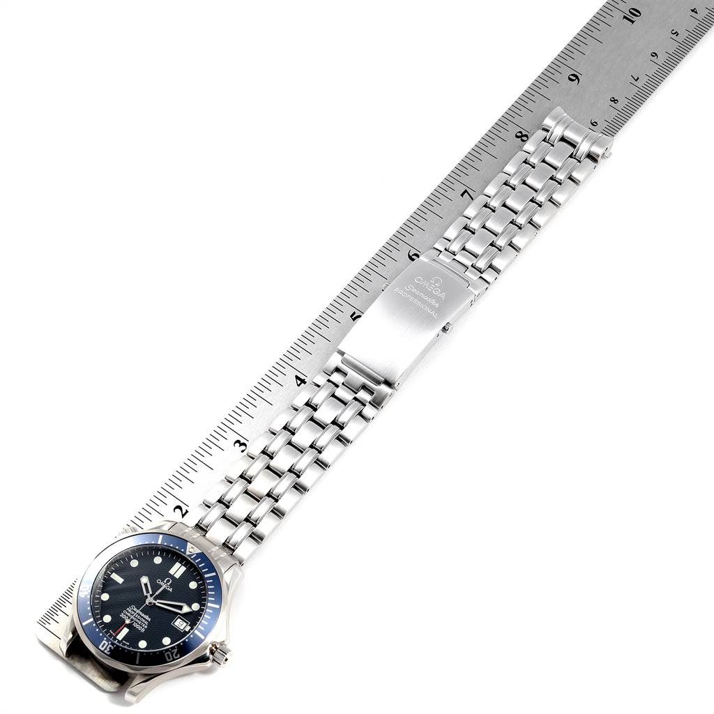The image shows an Omega Seamaster 2531.80.00 Men
s Stainless Steel Blue Dial 2531.80.00 Men
s Stainless Steel Blue Dial watch with its full length laid flat and measured against a ruler.
