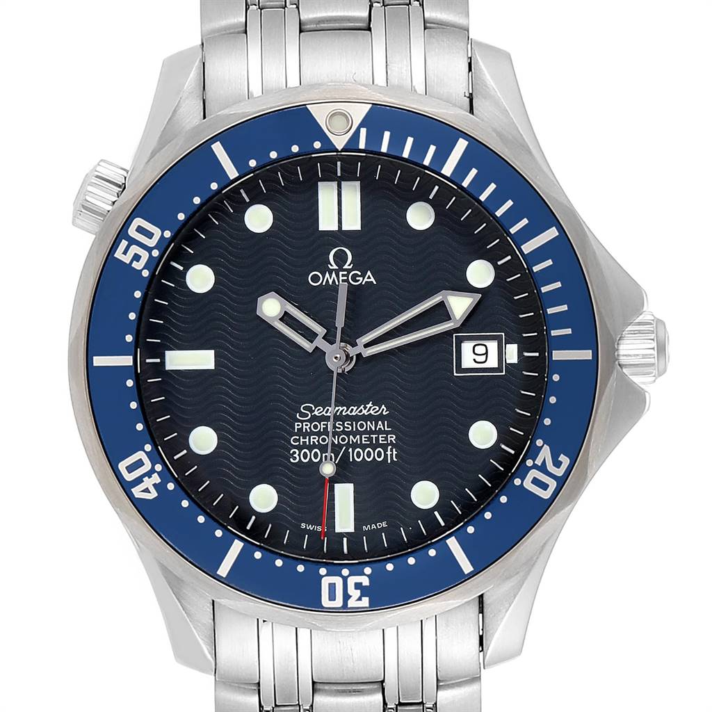 This is a frontal view of an Omega Seamaster 2531.80.00 Men
s Stainless Steel Blue Dial 2531.80.00 Men
s Stainless Steel Blue Dial watch, showing the dial, bezel, and part of the stainless steel bracelet.