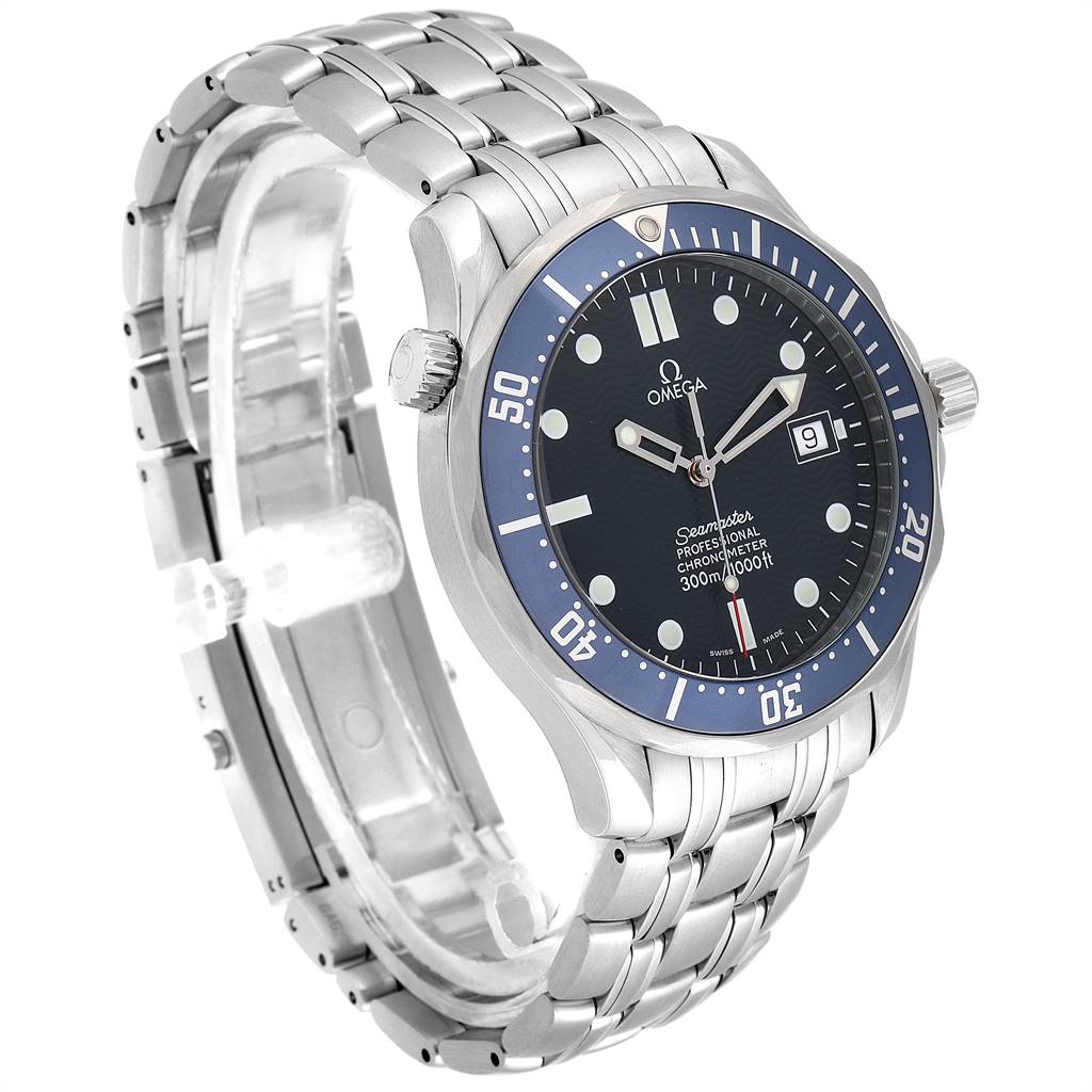 The image shows a side angle of the Omega Seamaster 2531.80.00 Men
s Stainless Steel Blue Dial 2531.80.00 Men
s Stainless Steel Blue Dial watch, highlighting its bezel, dial, crown, and bracelet.