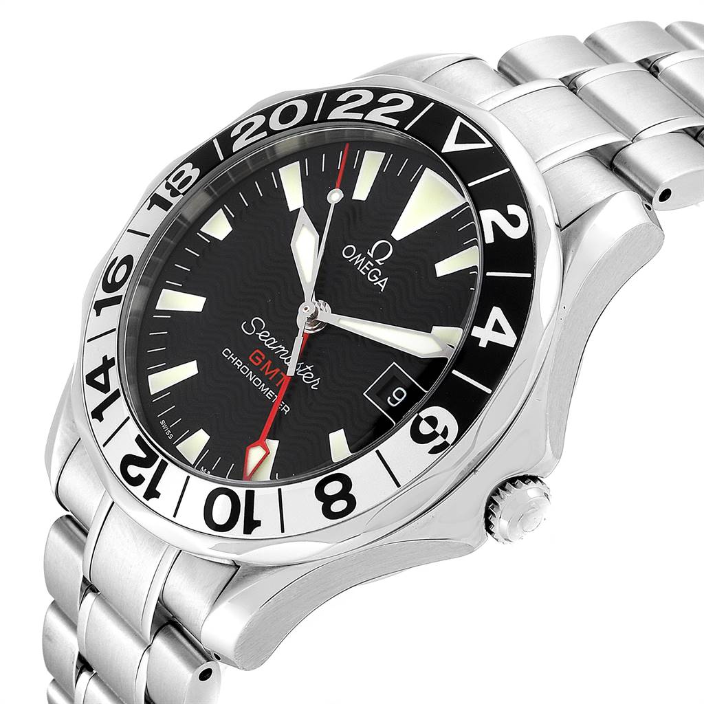 The image shows an angled view of an Omega Seamaster 2234.50.00 Men
s Stainless Steel Black Dial 2234.50.00 Men
s Stainless Steel Black Dial watch, highlighting the face, bezel, and bracelet.