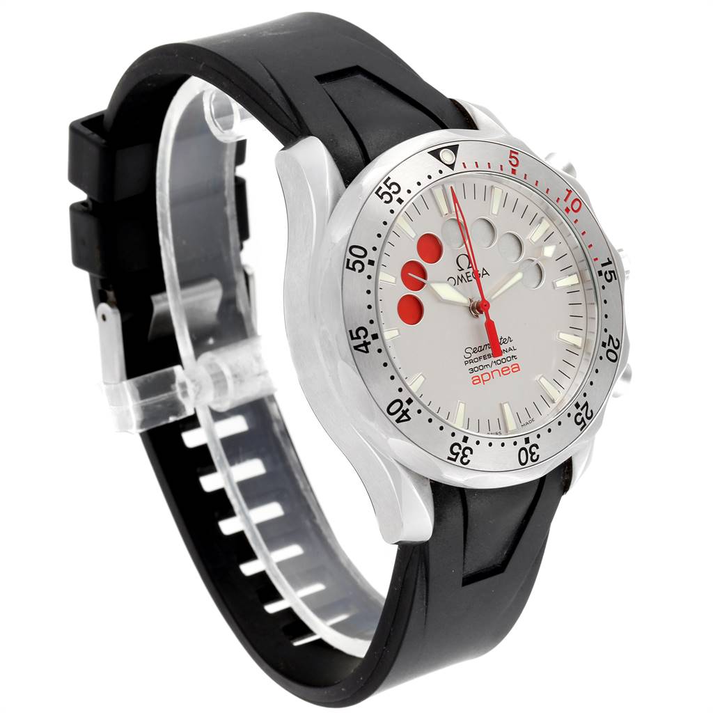 The image shows an Omega Seamaster 2595.30.00 Men
s Stainless Steel Silver Dial 2595.30.00 Men
s Stainless Steel Silver Dial watch, angled slightly from the side, featuring the face, bezel, and part of the strap.