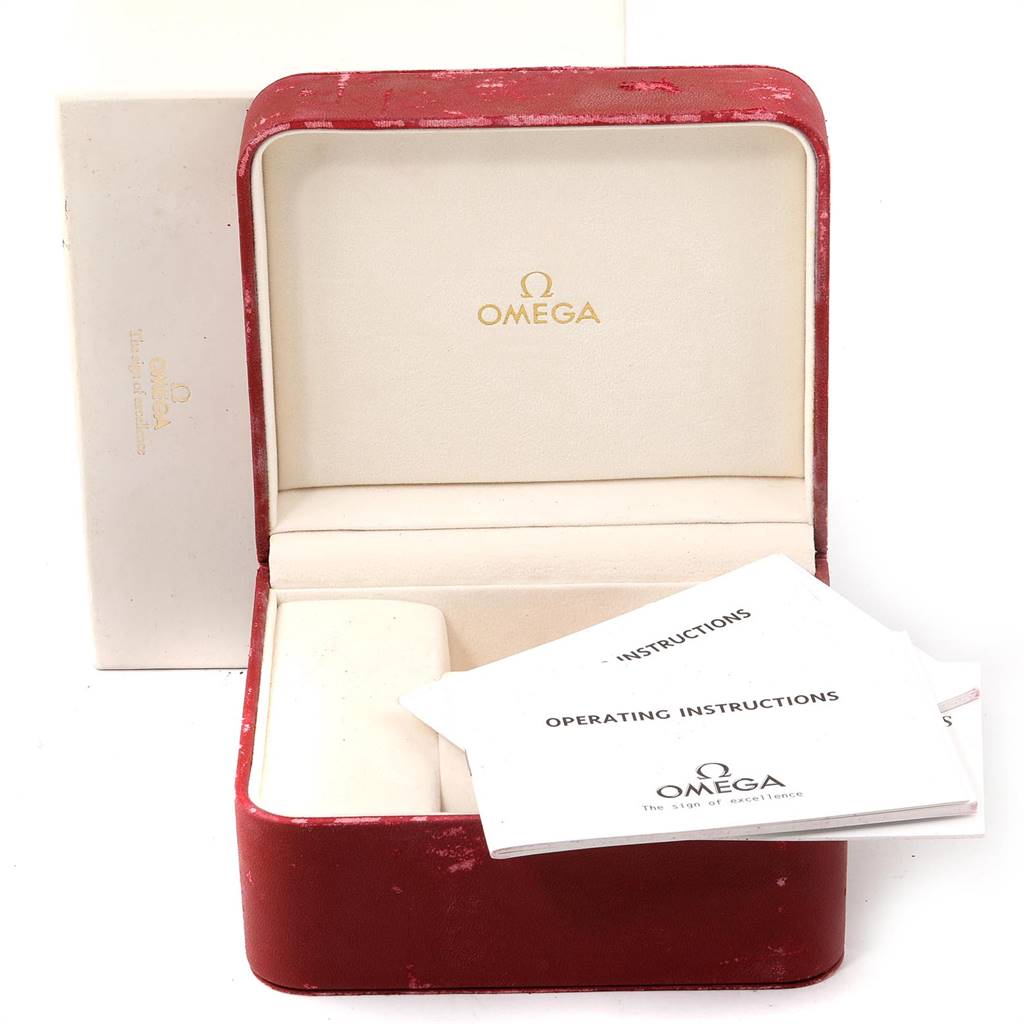 The image shows an Omega Seamaster 2531.80.00 Men
s Stainless Steel Blue Dial 2531.80.00 Men
s Stainless Steel Blue Dial watch case with Omega-branded operating instructions.