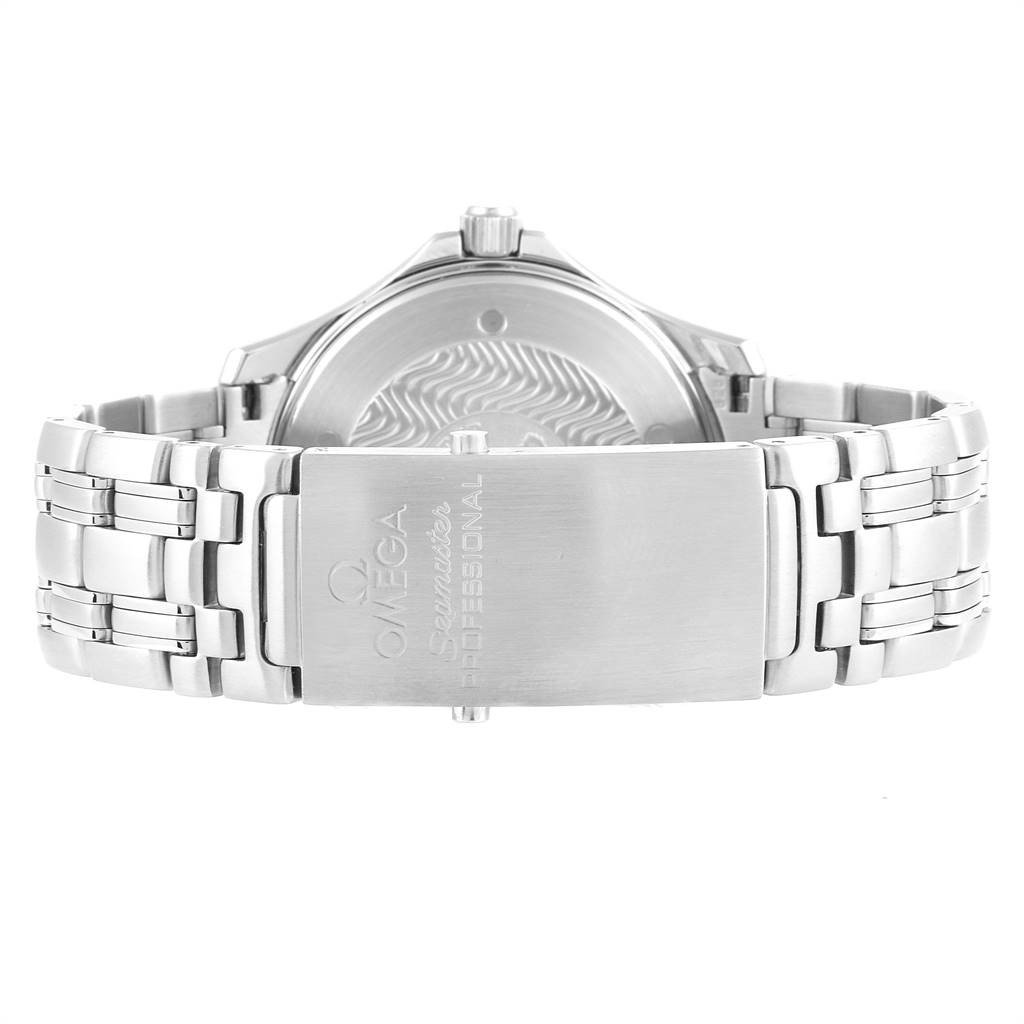 The image shows the back and clasp of the Omega Seamaster 2531.80.00 Men
s Stainless Steel Blue Dial 2531.80.00 Men
s Stainless Steel Blue Dial watch.