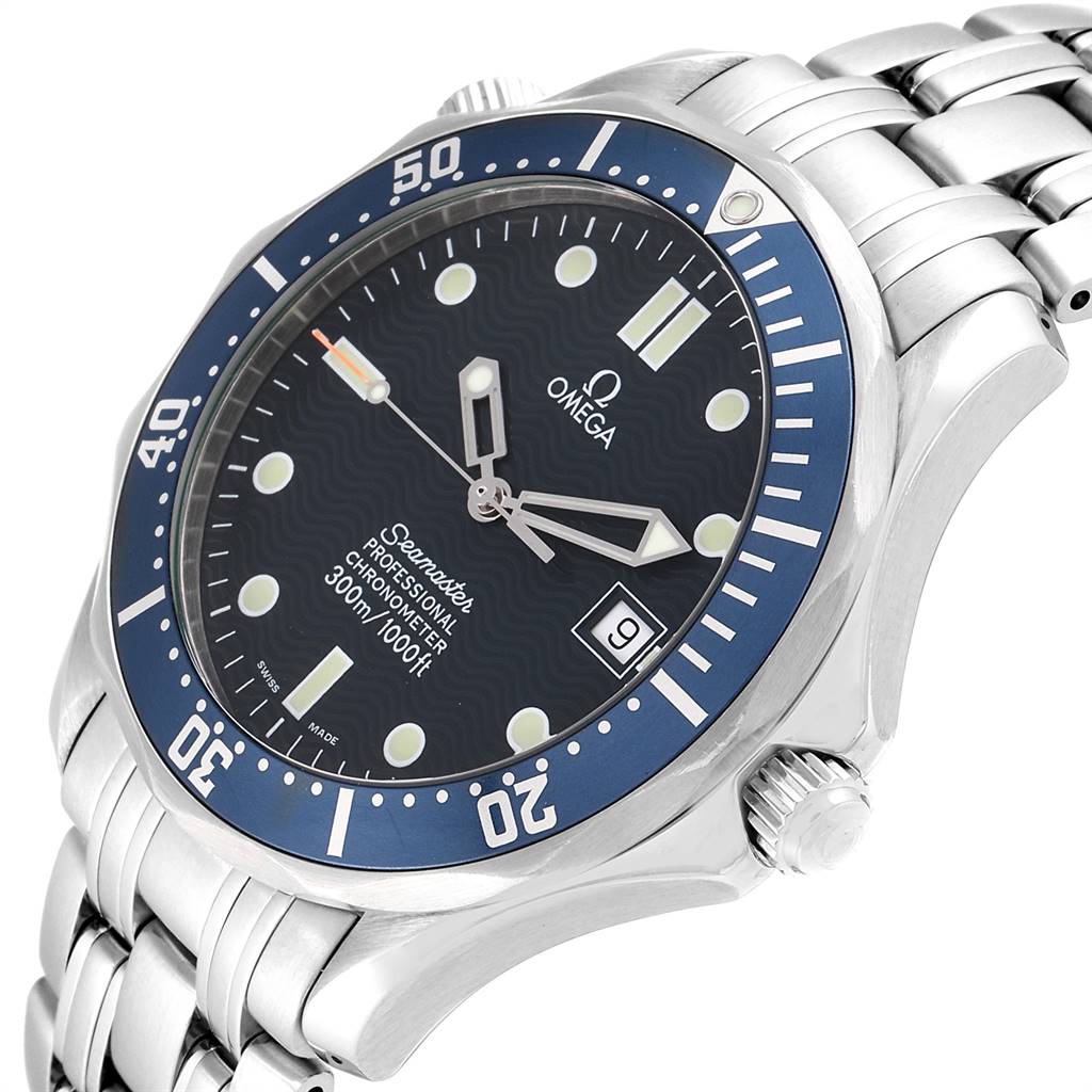The image displays an Omega Seamaster 2531.80.00 Men
s Stainless Steel Blue Dial 2531.80.00 Men
s Stainless Steel Blue Dial watch at an angled view showcasing the dial, bezel, crown, and part of the metal bracelet.