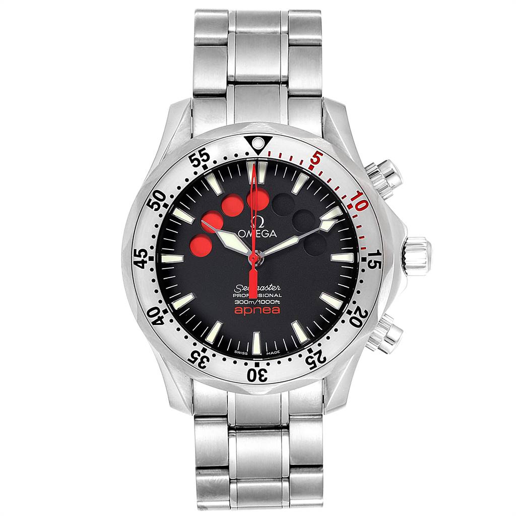 The image shows the front view of an Omega Seamaster 2595.50.00 Men
s Stainless Steel Black Dial 2595.50.00 Men
s Stainless Steel Black Dial watch, displaying its dial, hands, bezel, and stainless steel bracelet.