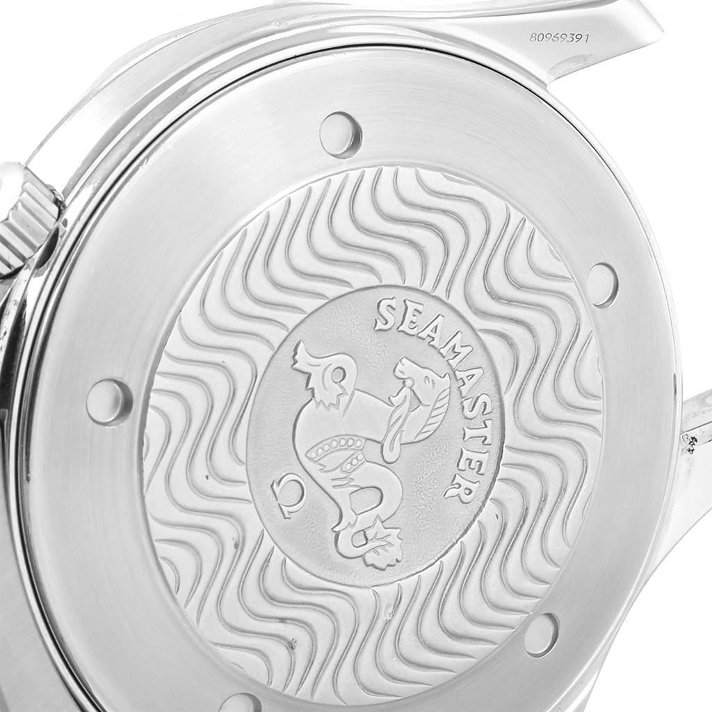 The image shows the case back of an Omega Seamaster 2254.50.00 Men
s Stainless Steel Black Dial 2254.50.00 Men
s Stainless Steel Black Dial watch, displaying the emblem and wavy design.