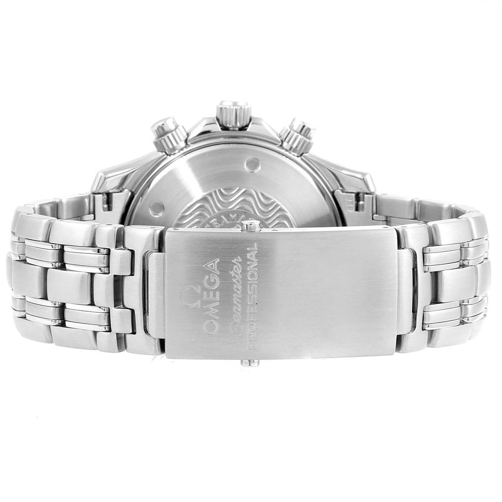 The image shows the back of the Omega Seamaster 2599.80.00 Men
s Stainless Steel Blue Dial 2599.80.00 Men
s Stainless Steel Blue Dial watch featuring its bracelet and clasp.