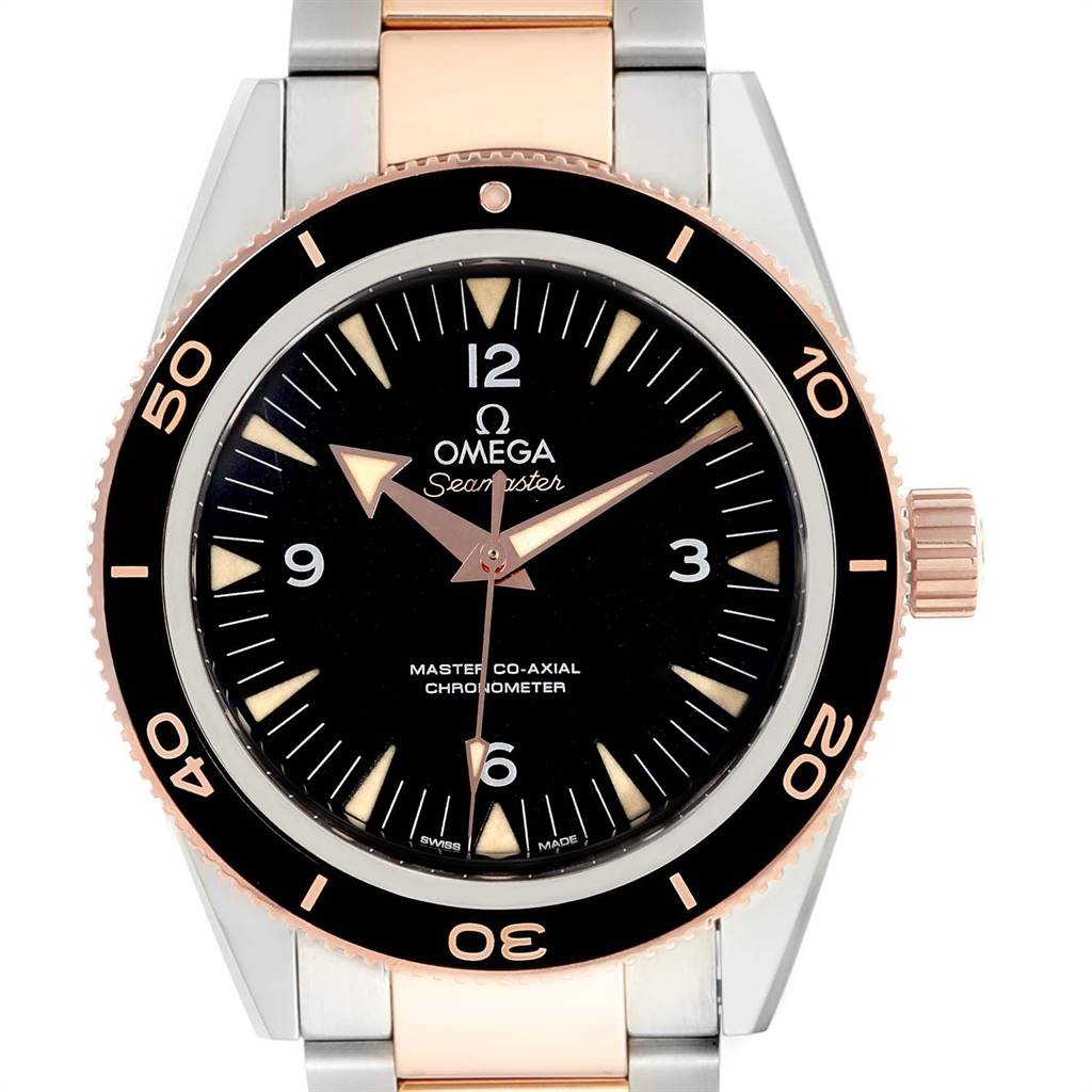 The Omega Seamaster 233.20.41.21.01.001 Men's Steel and Gold (two tone) Black Dial 233.20.41.21.01.001 Men's Steel and Gold (two tone) Black Dial watch is shown from the front, highlighting the dial, bezel, hands, crown, and part of the bracelet.