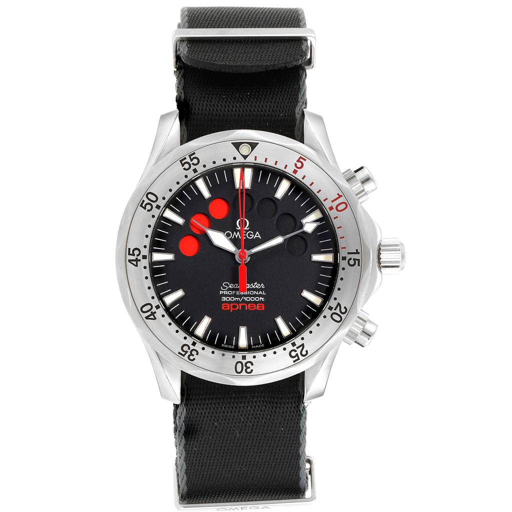 The image shows the front view of an Omega Seamaster 2595.50.00 Men
s Stainless Steel Black Dial 2595.50.00 Men
s Stainless Steel Black Dial watch, highlighting the face, bezel, and straps.