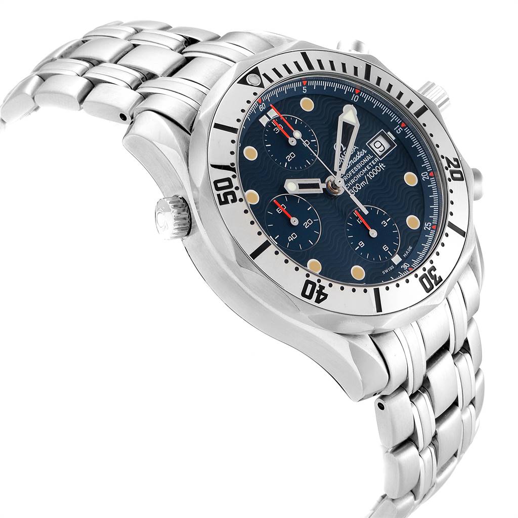 The image shows an angled view of an Omega Seamaster 2598.80.00 Men
s Stainless Steel Blue Dial 2598.80.00 Men
s Stainless Steel Blue Dial watch, highlighting its face, bezel, crown, and metal bracelet.