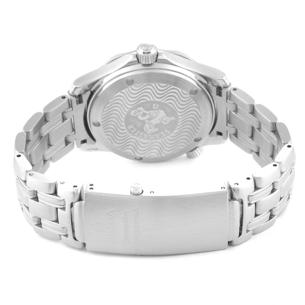 The image shows the back and clasp of the Omega Seamaster 2252.50.00 Men
s Stainless Steel Black Dial 2252.50.00 Men
s Stainless Steel Black Dial watch, highlighting its metal bracelet and engraved case back.