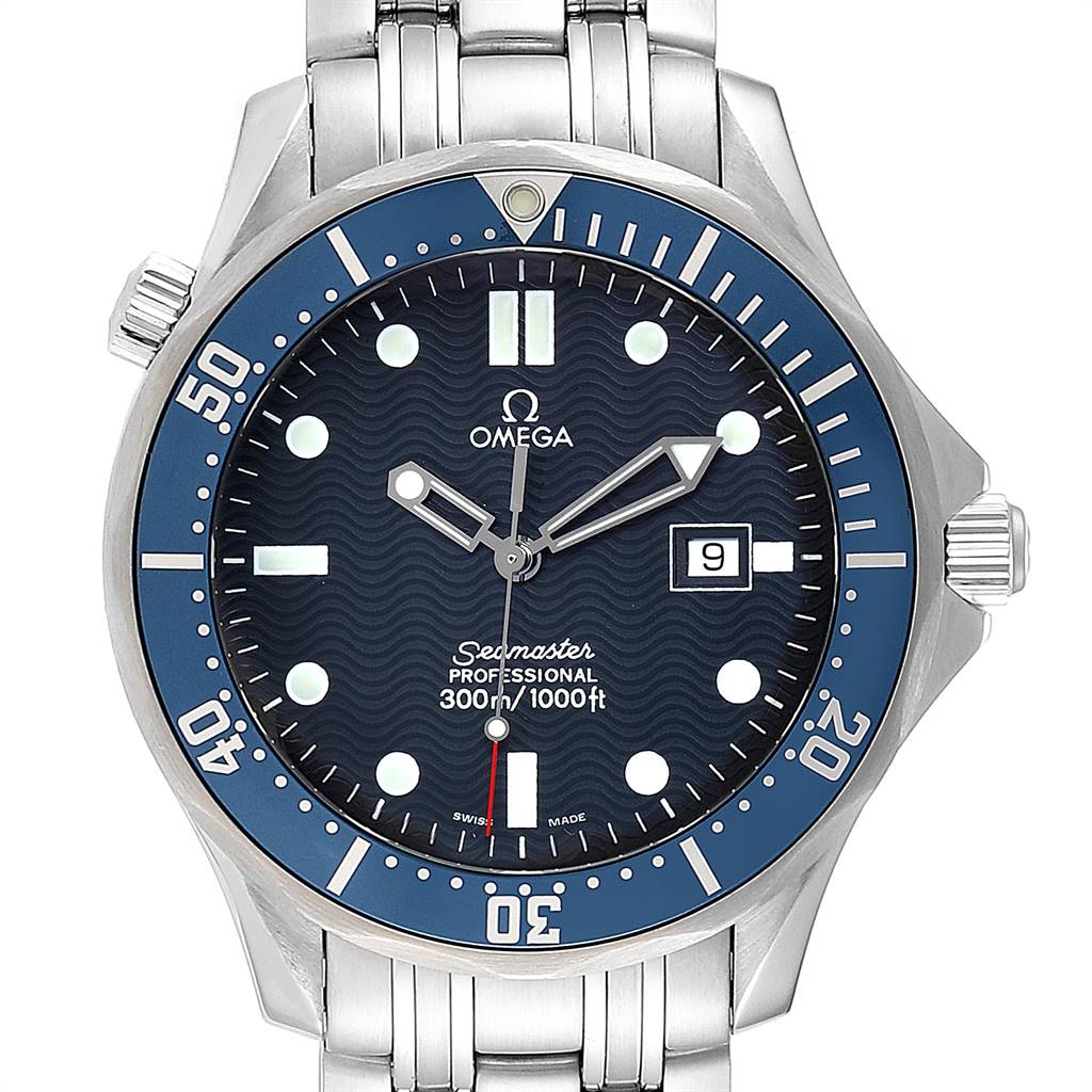 The image shows a frontal view of the Omega Seamaster 2541.80.00 Men
s Stainless Steel Blue Dial 2541.80.00 Men
s Stainless Steel Blue Dial model, highlighting its bezel, dial, hands, date window, and bracelet.