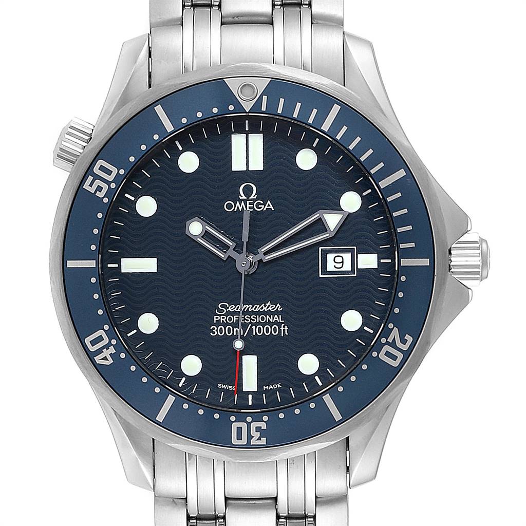 This image shows a front view of the Omega Seamaster 2541.80.00 Men
s Stainless Steel Blue Dial 2541.80.00 Men
s Stainless Steel Blue Dial watch, highlighting the dial, bezel, and stainless steel bracelet.