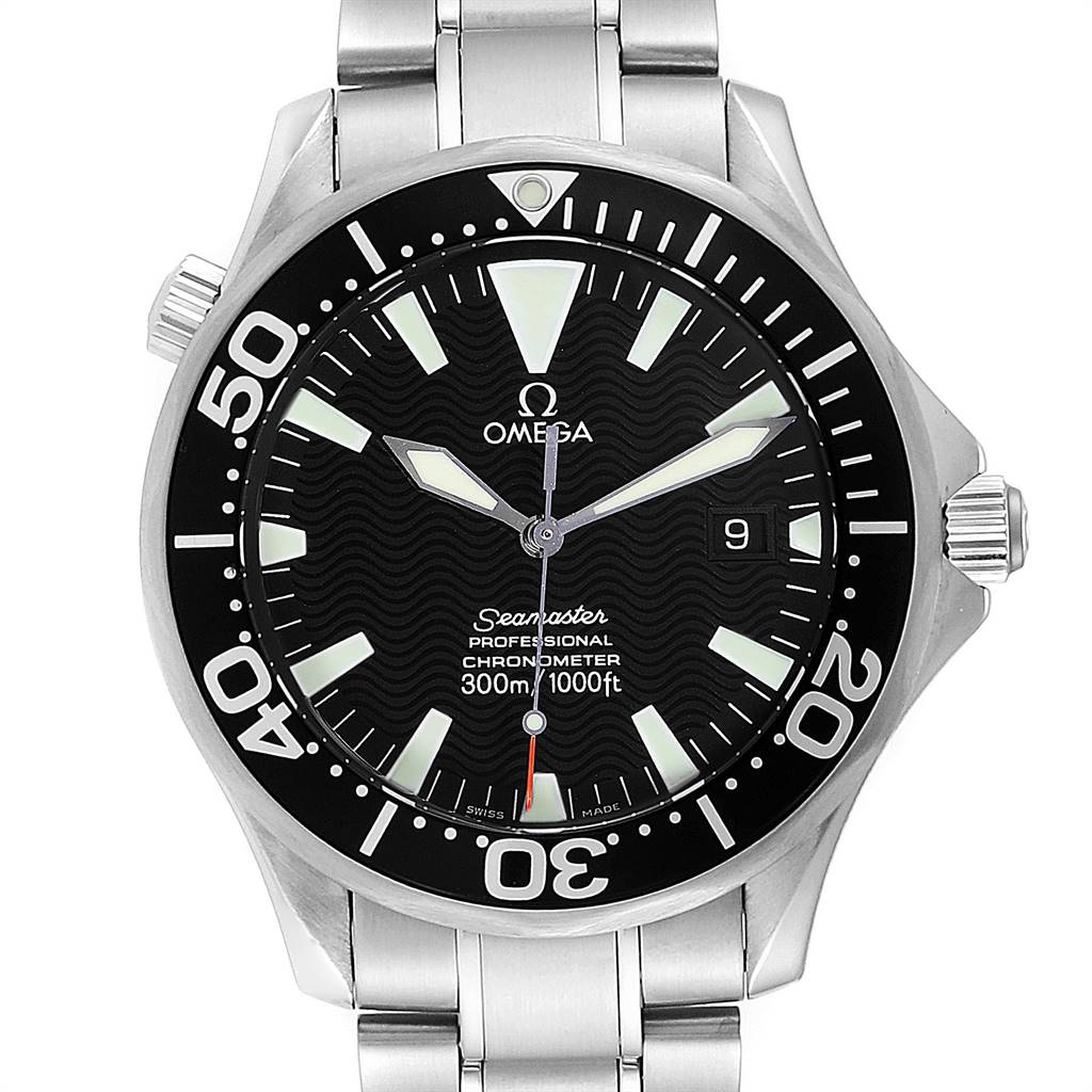 The image shows a front view of the Omega Seamaster 2254.50.00 Men
s Stainless Steel Black Dial 2254.50.00 Men
s Stainless Steel Black Dial watch, highlighting its dial, bezel, and bracelet.