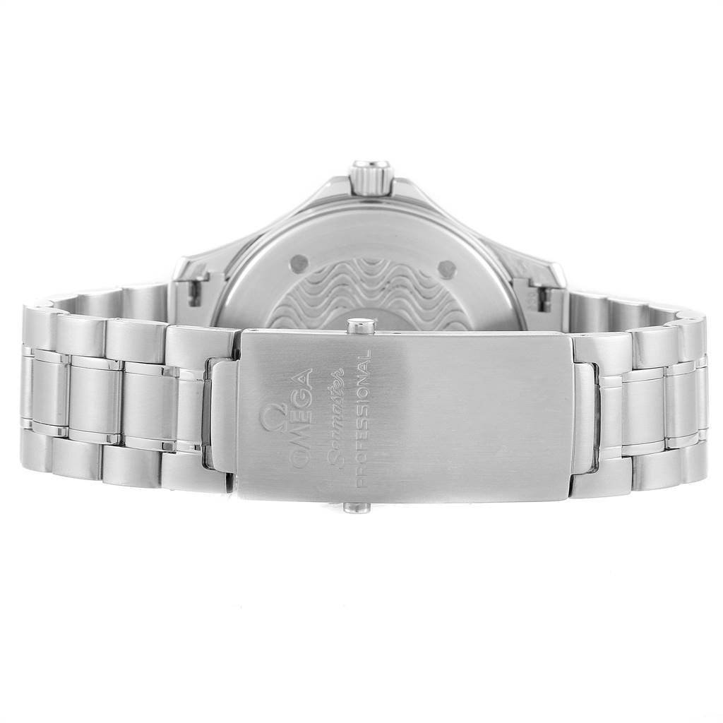 This image shows the back and clasp of an Omega Seamaster 2254.50.00 Men
s Stainless Steel Black Dial 2254.50.00 Men
s Stainless Steel Black Dial watch, highlighting the stainless steel bracelet and engraved clasp.