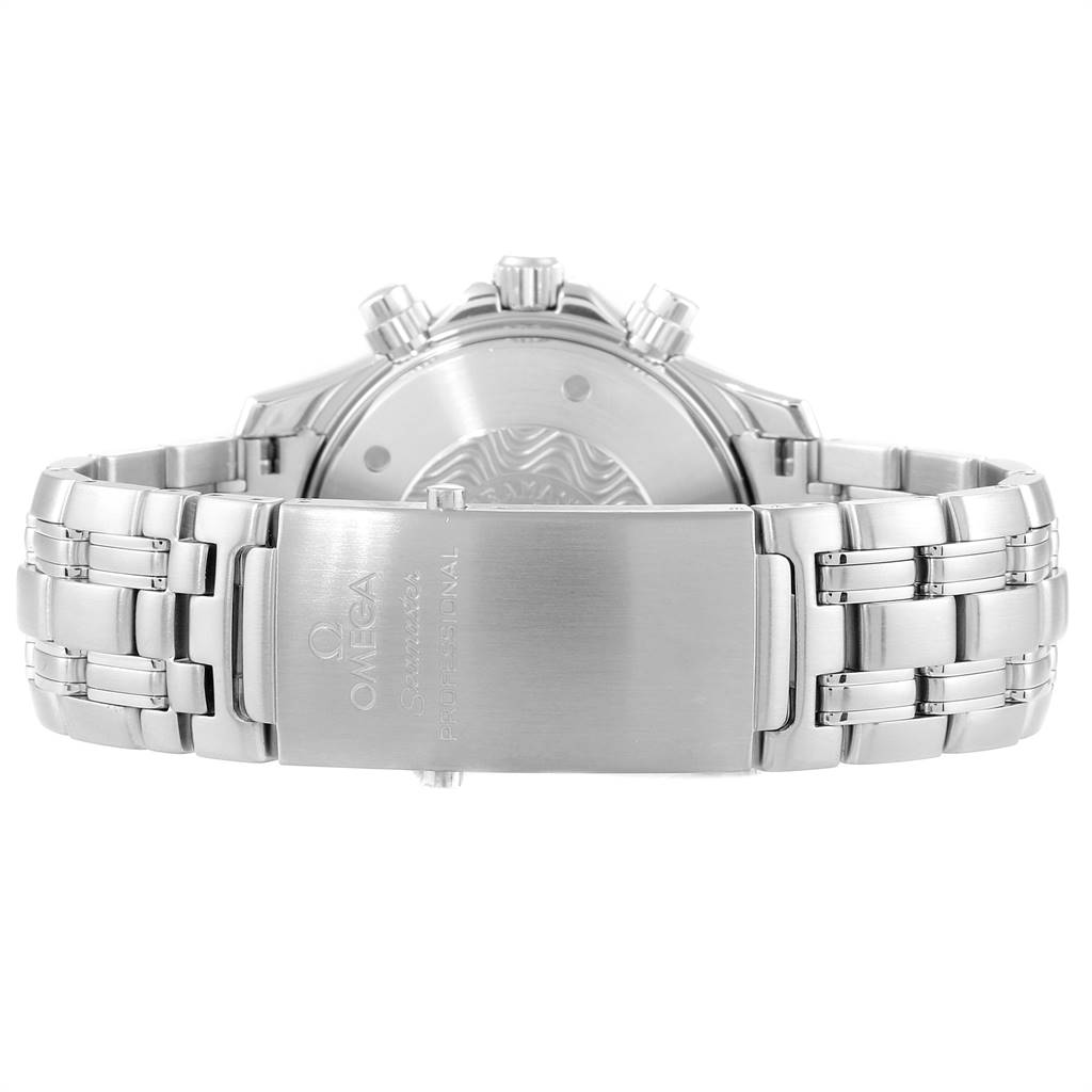 The image shows the stainless steel clasp and part of the bracelet of the Omega Seamaster 2599.80.00 Men
s Stainless Steel Blue Dial 2599.80.00 Men
s Stainless Steel Blue Dial watch from the back angle.