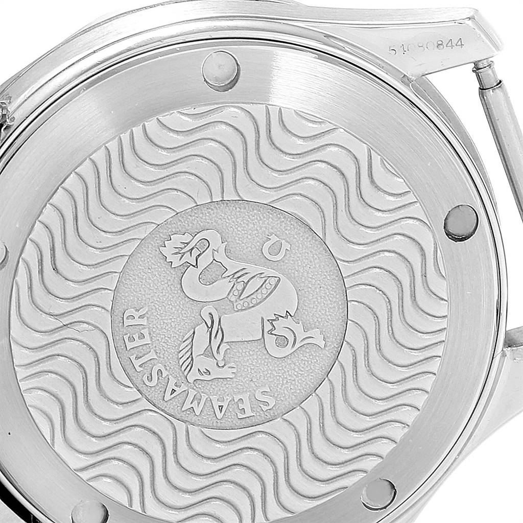 The image shows the case back of an Omega Seamaster 2561.80.00 Men
s Stainless Steel Blue Dial 2561.80.00 Men
s Stainless Steel Blue Dial watch, featuring wave patterns and the Seamaster logo.