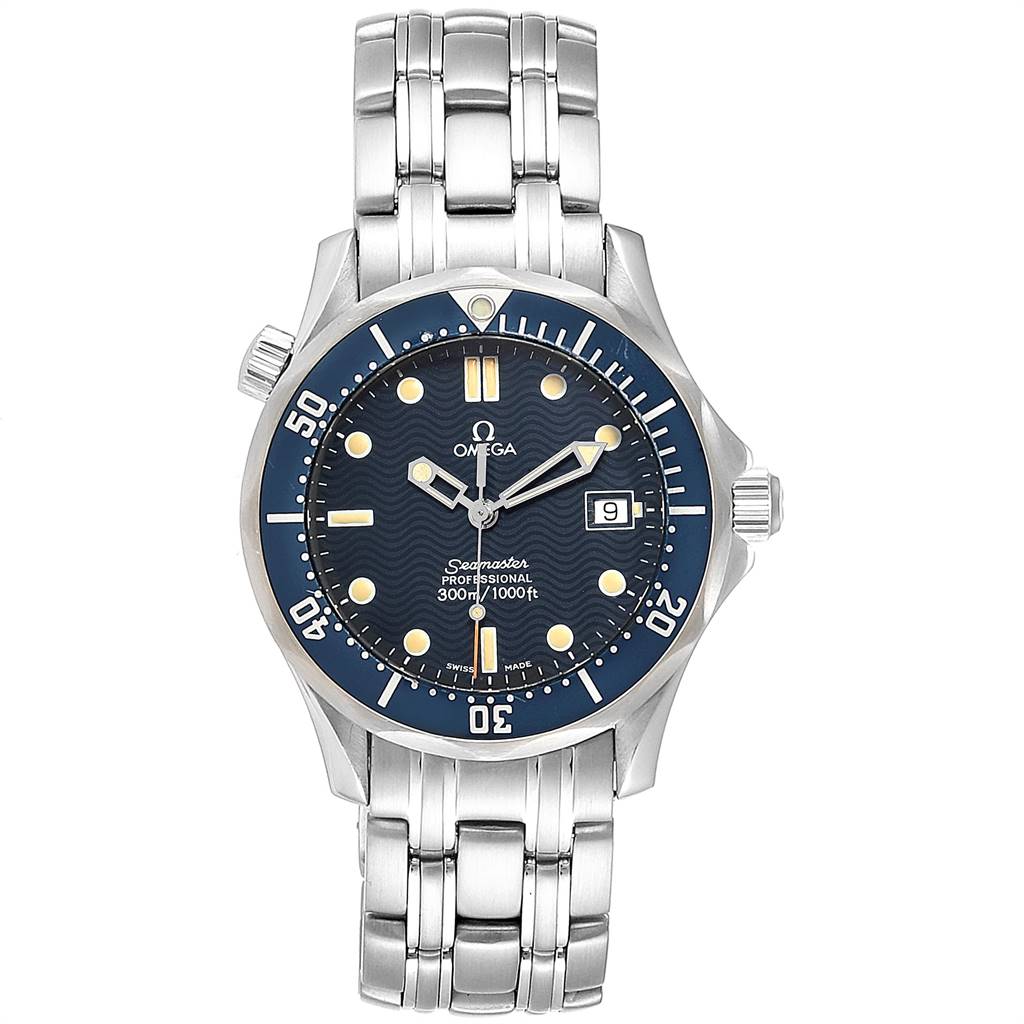 This image shows a frontal view of the Omega Seamaster 2561.80.00 Men
s Stainless Steel Blue Dial 2561.80.00 Men
s Stainless Steel Blue Dial watch, highlighting the dial, bezel, and bracelet.