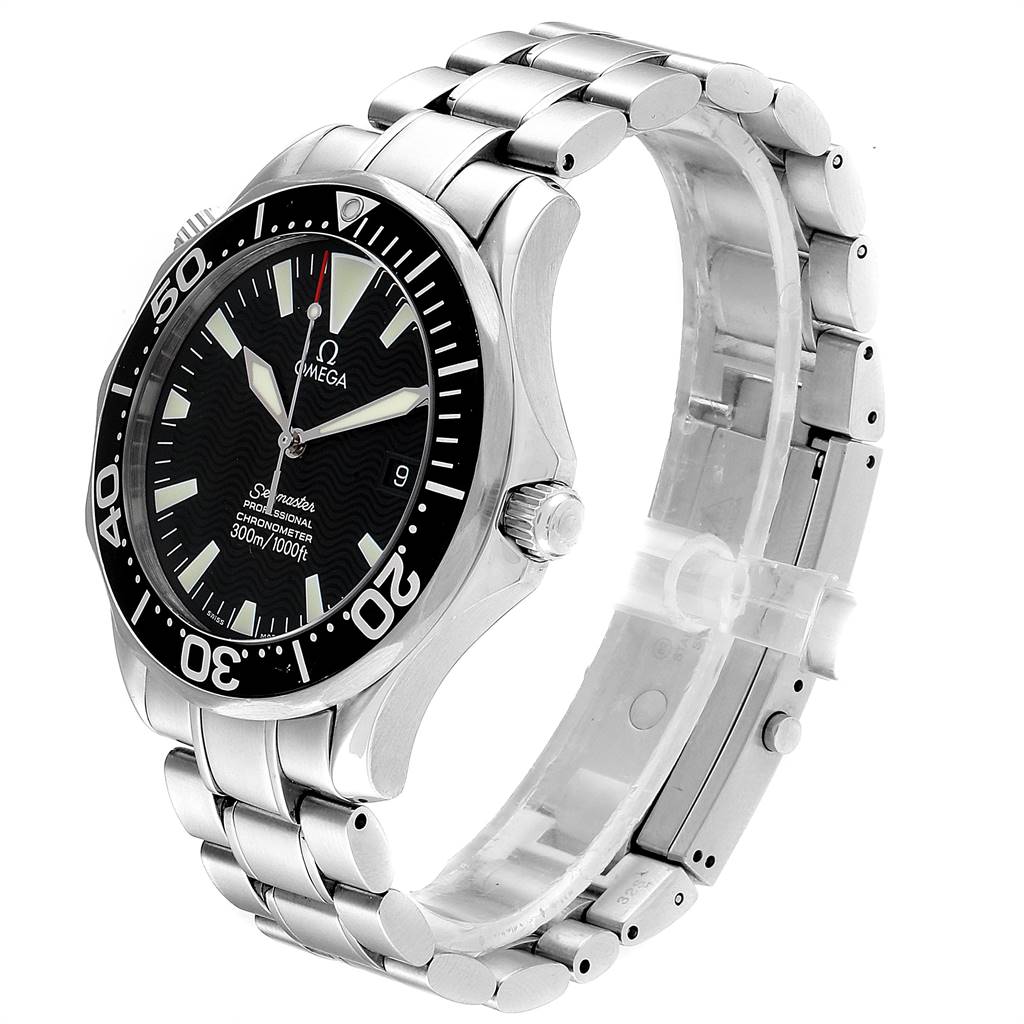 The image shows the Omega Seamaster 2254.50.00 Men
s Stainless Steel Black Dial 2254.50.00 Men
s Stainless Steel Black Dial watch at a slight angle, highlighting the face, bezel, crown, and bracelet.