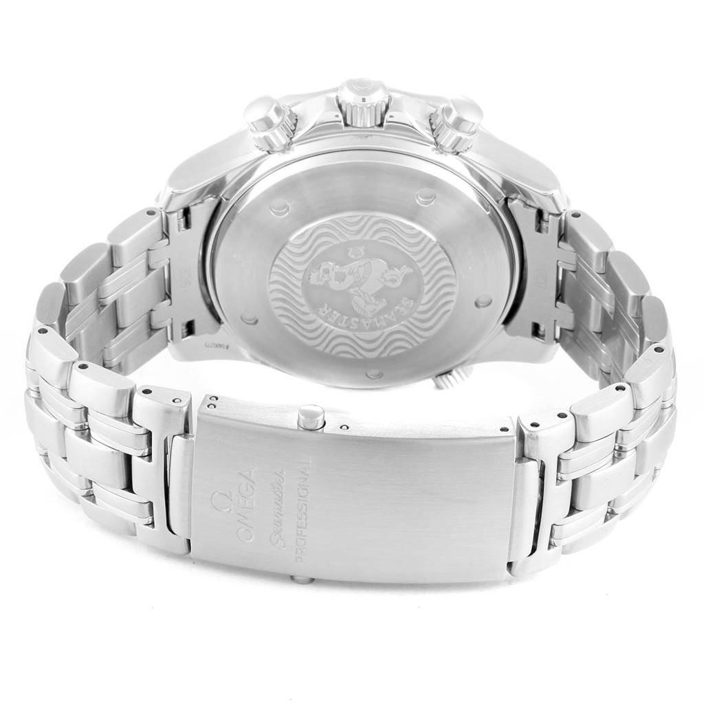 This image shows the back case and bracelet clasp of an Omega Seamaster 2599.80.00 Men
s Stainless Steel Blue Dial 2599.80.00 Men
s Stainless Steel Blue Dial watch.