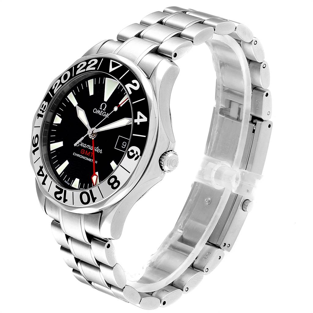The image shows an Omega Seamaster 2536.50.00 Men
s Stainless Steel Black Dial 2536.50.00 Men
s Stainless Steel Black Dial watch at a slight side angle, highlighting its bezel, dial, crown, and stainless steel bracelet.