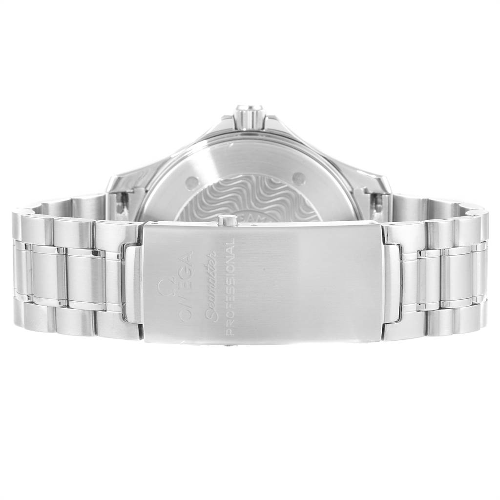 This image shows the back and clasp of the Omega Seamaster 2254.50.00 Men
s Stainless Steel Black Dial 2254.50.00 Men
s Stainless Steel Black Dial watch, revealing the bracelet and engraved details.